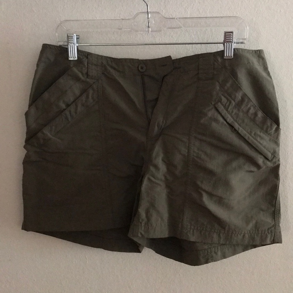 Women’s Royal Robbins hiking shorts